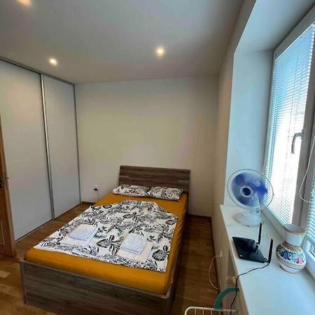Brand New Apartment In The Heart Of Μπρατισλάβα Εξωτερικό φωτογραφία