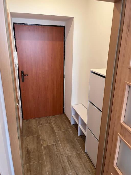 Brand New Apartment In The Heart Of Μπρατισλάβα Εξωτερικό φωτογραφία