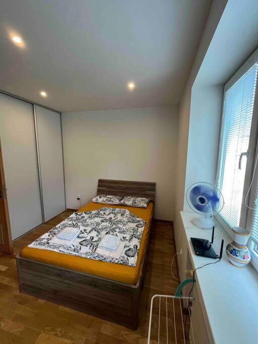 Brand New Apartment In The Heart Of Μπρατισλάβα Εξωτερικό φωτογραφία