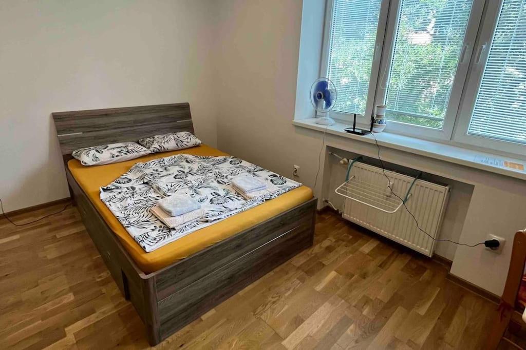 Brand New Apartment In The Heart Of Μπρατισλάβα Εξωτερικό φωτογραφία
